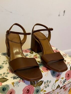 Scanlan Theodore Brown Leather Block Heel Sandals EU 40